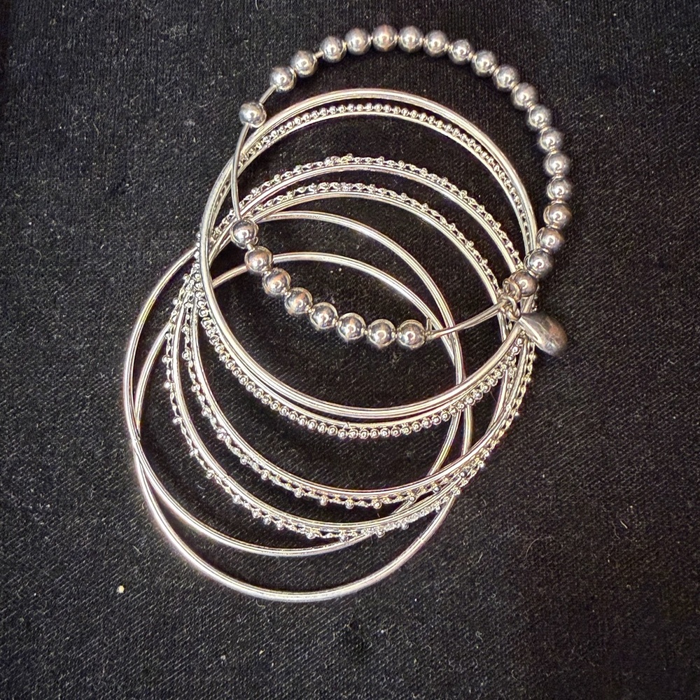 Source Unknown Silver Bracelet Collection